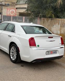 کرایسلەر 300